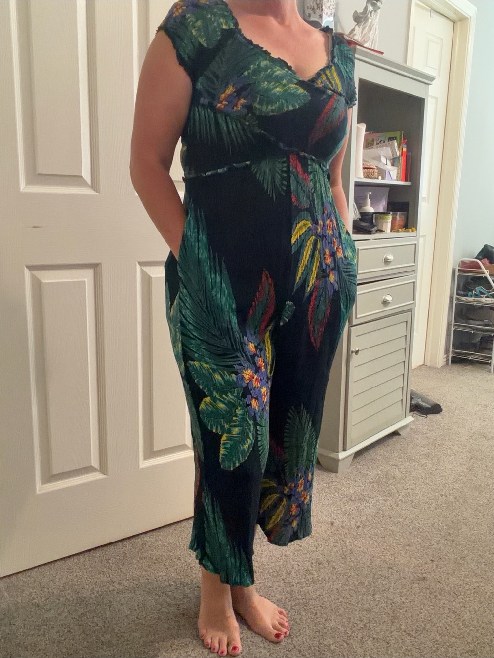 Tropical Print Cap-Sleeve Jumpsuit in Dark Green